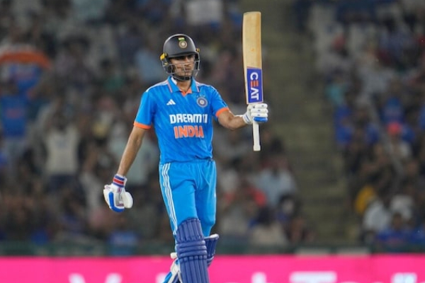 Virendar sehwag slams shubman gill for throwing out their wicket in 2nd odi vs aus 