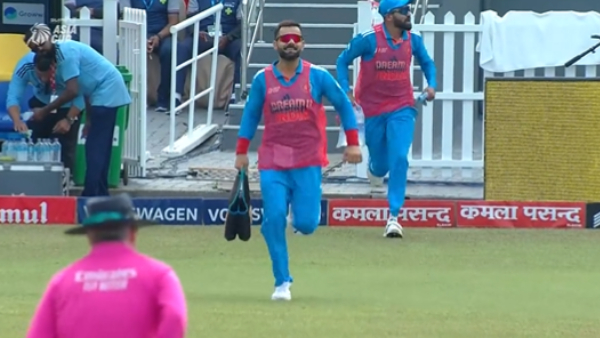 Asia Cup 2023: Virat Kohli dance while carrying the water bottles to Indian Players in the Match against Bangladesh