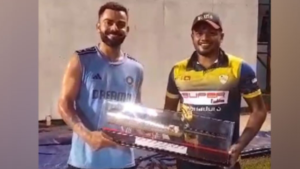 Asia cup 2023 - Srilankan net bowler gifted prize for virat kohli with message