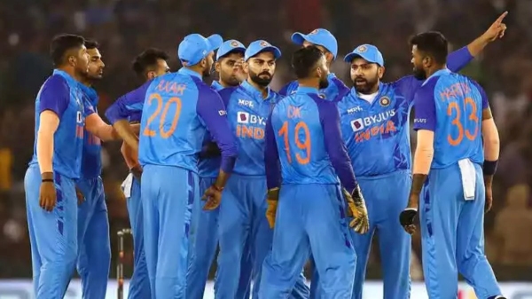 India australia 1st odi - world cup ticket for 3 players will decide on today performance 