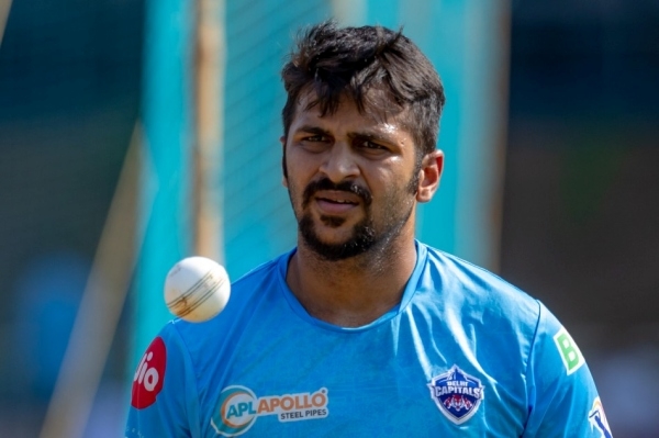 shardul Tahkur wont bowl 10 overs and wont score 10 runs says Kris Srikanth 