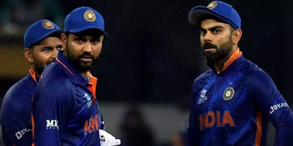 Virat kohli and Rohit sharma went back to home in mumbai 