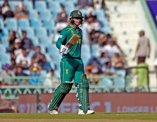 South Africa Player De Cock Scored a back to back centuries against Australia in the World Cup 2023 