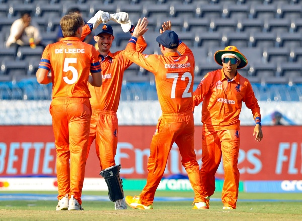 Five Ball over bowled by Netherlands bowler Van Meekeeren against Pakistan due to the Umpiring Error 