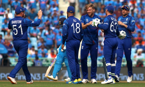 India beat England by 100 runs and registered straight 6th win in world cup 