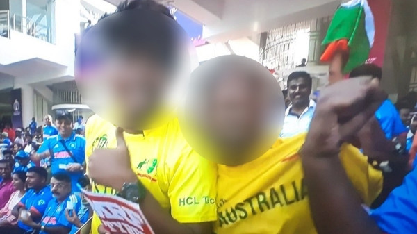 MS Dhoni and CSK fans supports Australia just because of yellow jersey