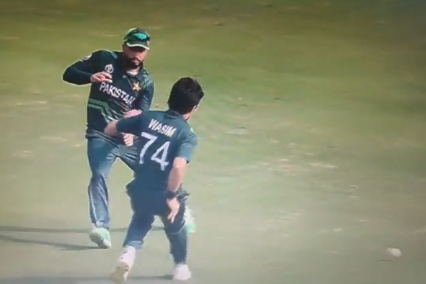 Mohammad Nawaz and Wasim Jr did a fielding error in PAK vs AUS Warm up match 