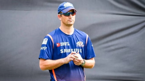 IPL Mumbai Indians : Shane Bond quits MI franchise as bowling coach 