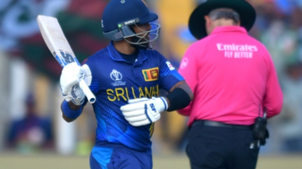Srilanka captain kusal mendis accuses dew for the team poor bowling performance 