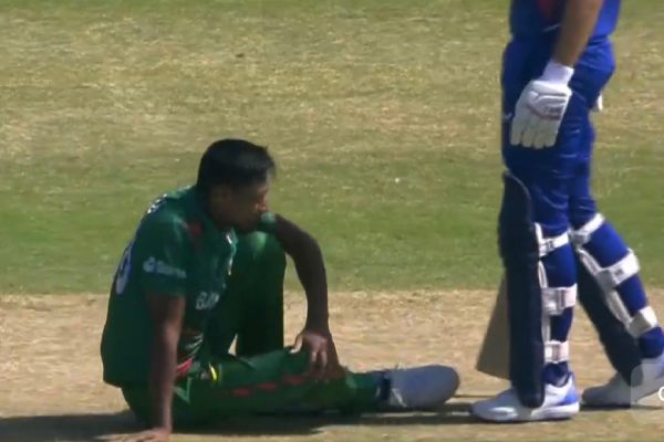 ENG vs BAN : Joe Root pulled off at the last second, Mustafizur Rahman tumbles as a result