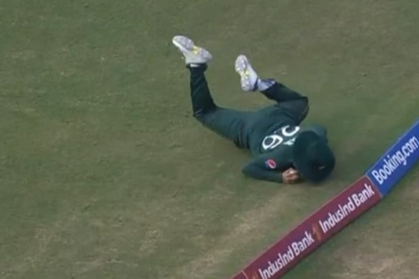 Kusal Mendis catch is actually a six claims fans in Pakistan vs Sri Lanka match 