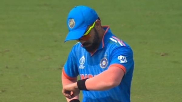 INDIA vs PAKISTAN : Virat Kohli left ground during match 