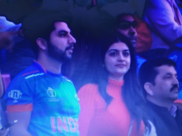 Fan Girl became Famous after came to watch india vs new zealand game