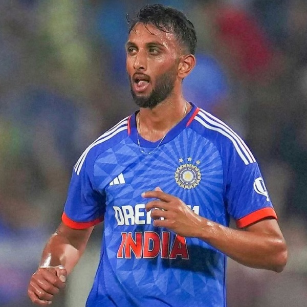 Ind vs aus - Fans asking Why Poor Performer Like Prasidh krishna selected for worldcup 