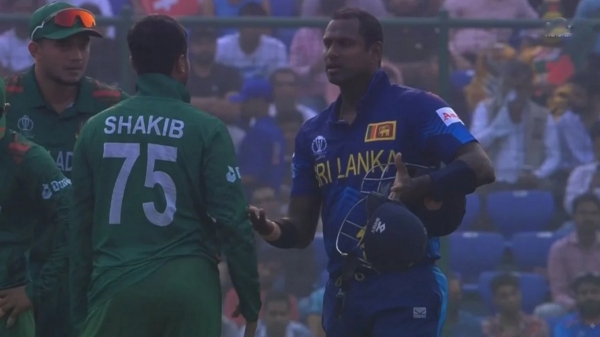 Angelo Mathews did the same mistake in 2014 like shakib al hasan what did now 