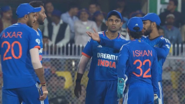 INDIA vs AUSTRALIA : Last over fielding penalty given due to captaincy error by Suryakumar Yadav INDIA vs AUSTRALIA : Last over fielding penalty given due to captaincy error by Suryakumar Yadav