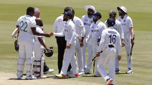 Ind vs sa 1st test - south africa dropped two important catches saves india from humiliation 