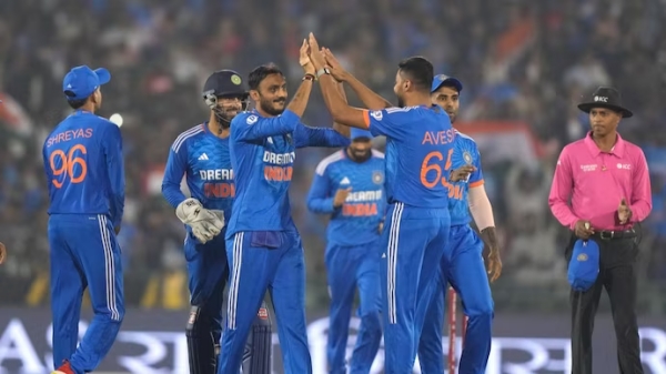 INDIA vs AUSTRALIA: Ravi Bishnoi and Axar Patel gave 33 runs and got 4 wickets against Australia in the 4th T20 at Raipur 