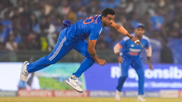IND vs SA : Due to Father is ill, Indian Cricketer Deepak Chahar might miss the South Africa T20 and ODI series 