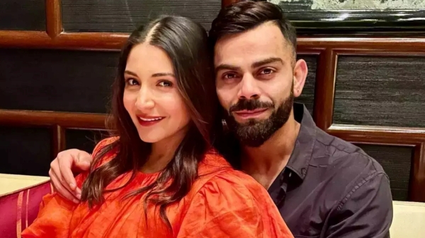IND vs SA : Indian Player Virat Kohli didnt come to Mumbai and flied to London to Meet his wife Anushka Sharma IND vs SA : Indian Player Virat Kohli didnt come to Mumbai and flied to London to Meet his wife Anushka Sharma