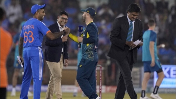 INDIA vs AUSTRALIA: Australia won the toss and Chose to bowl against India in the 5th T20 at Bangalore and Deepak Chahar dropped 