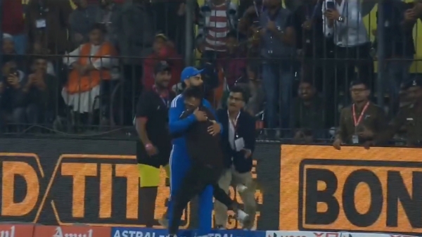 Ind vs afg - Fan intruded to the stadium and hugs virat kohli 