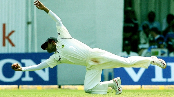 cricket titbits - Cricketers Who got most catches in a single match