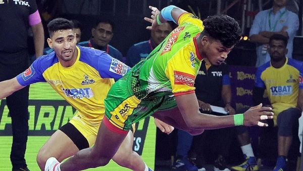 Pro Kabaddi League 2024 :Sudhakar tried hard but Patna Pirates lost to Dabang Delhi by 1 point 