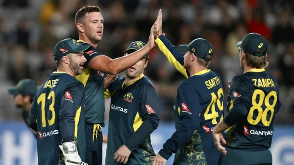 Australia beat New zealand by 72 runs and won the series 2-0 