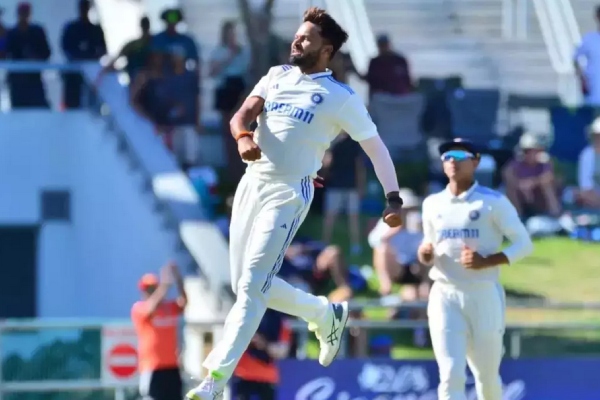 India vs England : Ravi Shastri questions Mukesh Kumar selection in Playing XI 