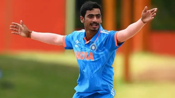 U19 World Cup : India U19 bowler Naman Tiwari got back to back wickets against Australia in the U19 World Cup Final 
