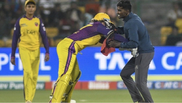 WPL 2024 Pitch invader issue - Australian cricketer Alyssa Healy heroic act gets appreciation
