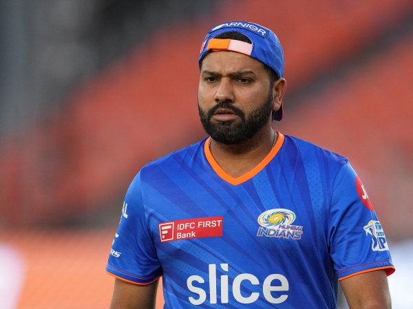 IPL 2024 -MI captain hardik pandya toying rohit with fielding change irks fans