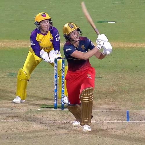 WPL 2024 - Ellyse Perry Breaks car glass as RCB Women beat UPW women by 23 runs