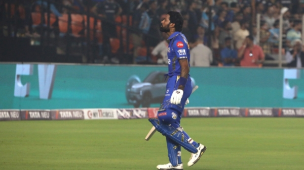 IPL 2024 MI vs RR Securities to arrest the fans who trolls Mumbai Captain Hardik Pandya at Wankhede Stadium