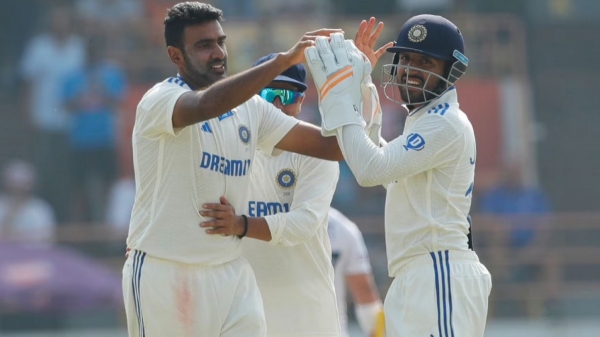 IND vs ENG Dhruv Jurel tips to Ravichandran Ashwin to get the wicket of Crawley in the day 3 of 5th Test against England