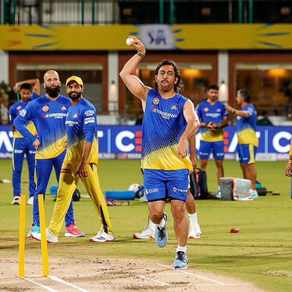 IPL 2024 - MS Dhoni takes bowling training ahead of CSK vs GT Match