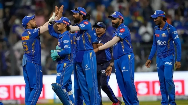 CSK vs MI IPL 2024 Ishan Kishan helps Hardik Pandya took DRS for Rachin Ravindra