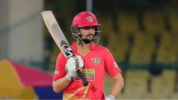 IPL 2024 CSK vs LSG - MS Dhoni teaches sameer rizvi how to play big shot