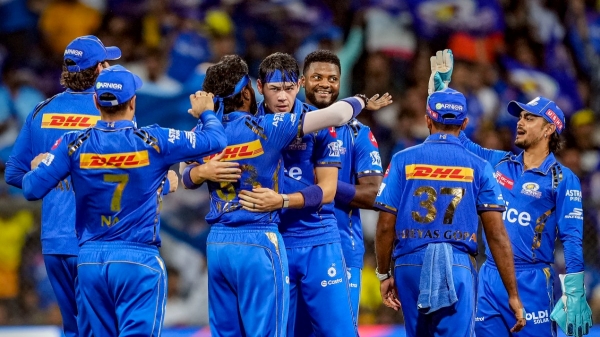 IPL 2024 MI vs CSK Match After Mumbai Indians defeat confirmed Wankhede fans chants CSK and MS Dhoni in the Stadium