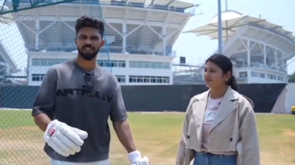 IPL 2024 - CSK captain Ruturaj Gaikwad Played cricket with his wife utkarsha pawar