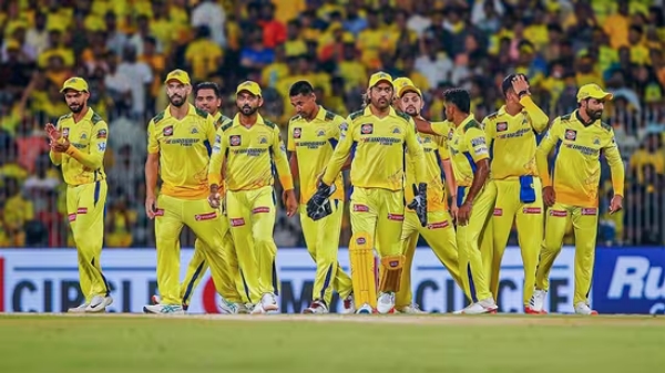 IPL 2024 - CSK 14 crore Player daryl Mitchell playing singles in Death over