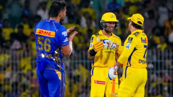 IPL 2025 Fans not happy as MS Dhoni didn t scored a run in CSK vs MI Match