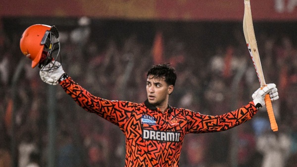 IPL 2025 Abhishek Sharma Smashes 4000 T20 Runs with a record Strike Rate in IPL