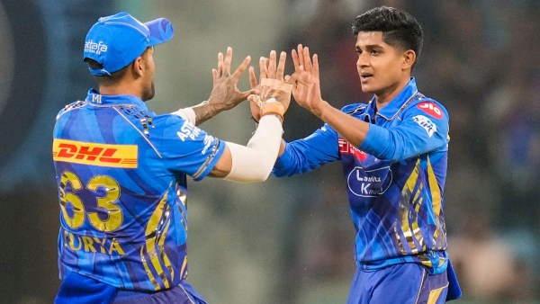IPL 2025 Mumbai Indians Vignesh Puthur Ruled Out Due to Injury Raghu Sharma Named as Replacement