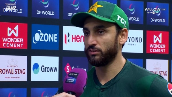 IND vs PAK Asia Cup Final Pakistan Captain Salman Ali Agha Throws Away Prize Money cheque in frustration