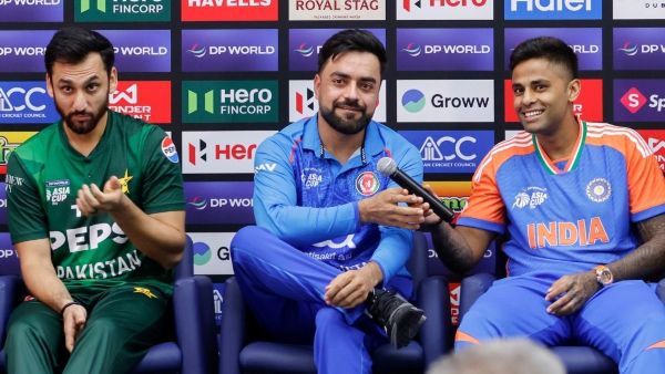 Asia Cup 2025 Suryakumar Yadav Salman Agha Separated By Rashid Khan in Asia Cup Captains meet
