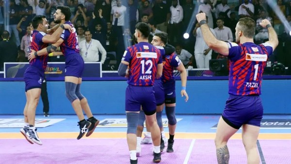 PKL 2025 Dabang Delhi K C Defeats Puneri Paltan to Qualify for PKL Final in Thriller Tie-Breaker