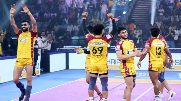 PKL 2025 Bharat Hooda s Heroism Shatters Patna Pirates Dream Telugu Titans Advance to Face Puneri in Qualifier 2