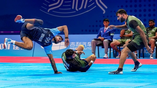 Pakistani Kabaddi Player Ubaidullah Rajput Faces Backlash for Wearing Indian Jersey